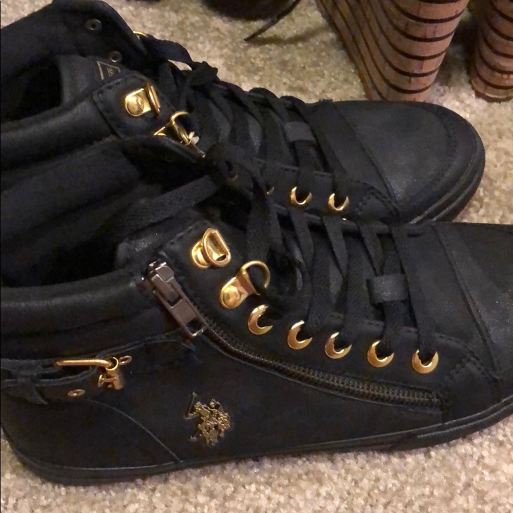 Black Polo ASSN shoes size 8